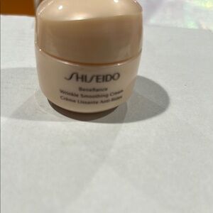 710. Shiseido Cream Moisturizer Luxurious Skincare .53oz.